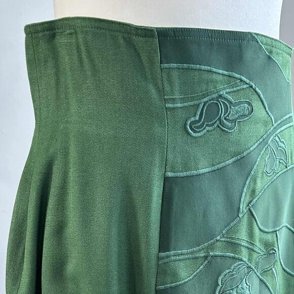 Lim Ying Ying Emerald Silk Embroidered Midi Skirt With Lining & Back Slit – US M - Picture 9 of 10